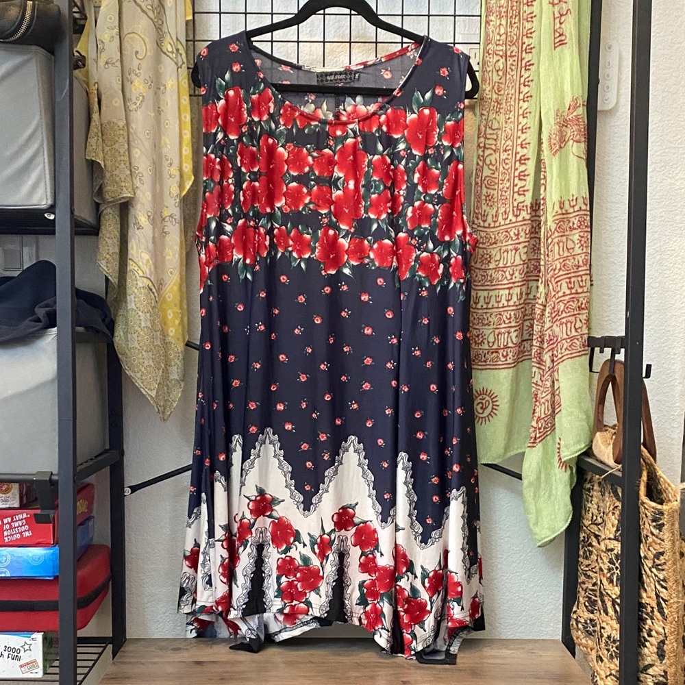 Chic Floral Midi Dress - Navy and Red